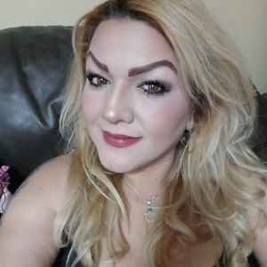 Meet your Posher, Angie